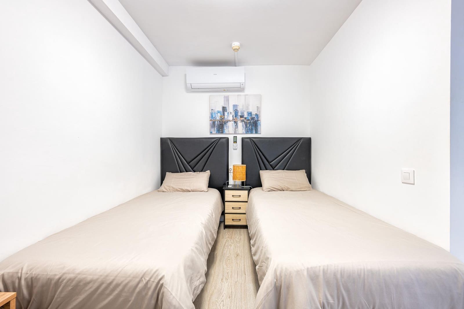 1 slaapkamer Appartement te koop in Playa del Ingles met zwembad - € 315.000 (Ref: 9400888)