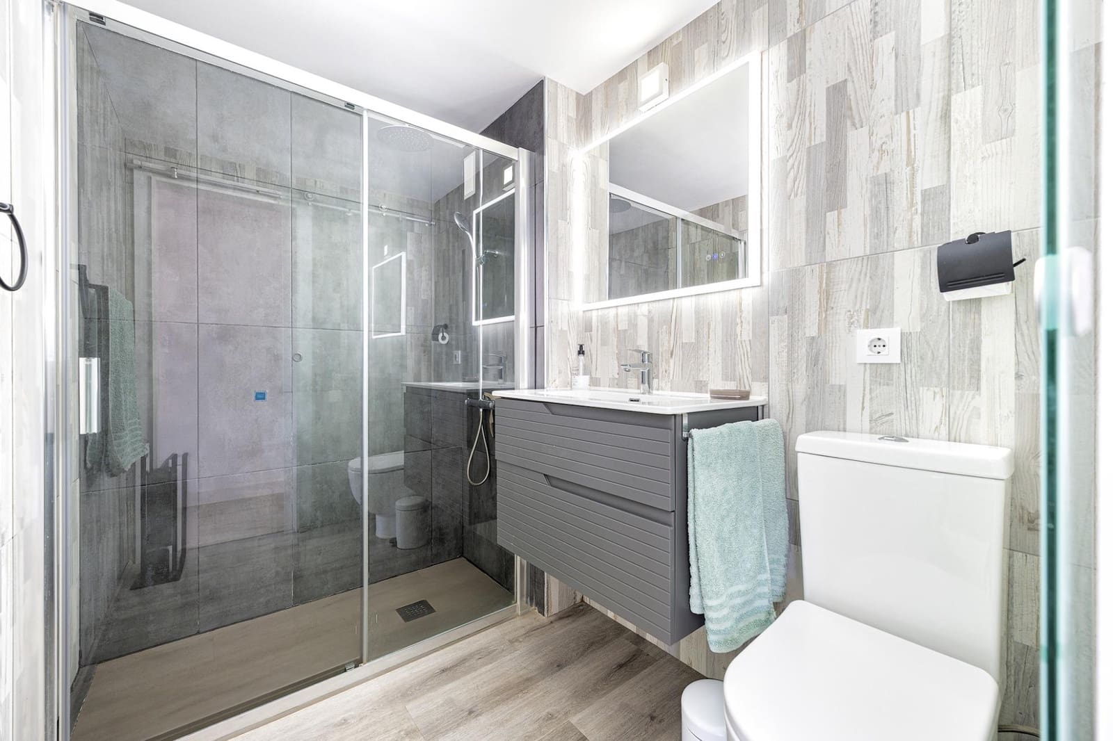 1 slaapkamer Appartement te koop in Playa del Ingles met zwembad - € 315.000 (Ref: 9400888)