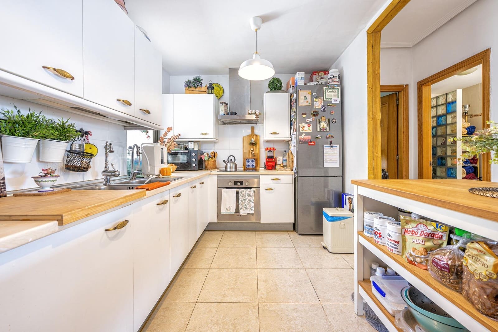 2 bedroom Flat for sale in Santa Lucia de Tirajana with garage - € 250,000 (Ref: 9437756)