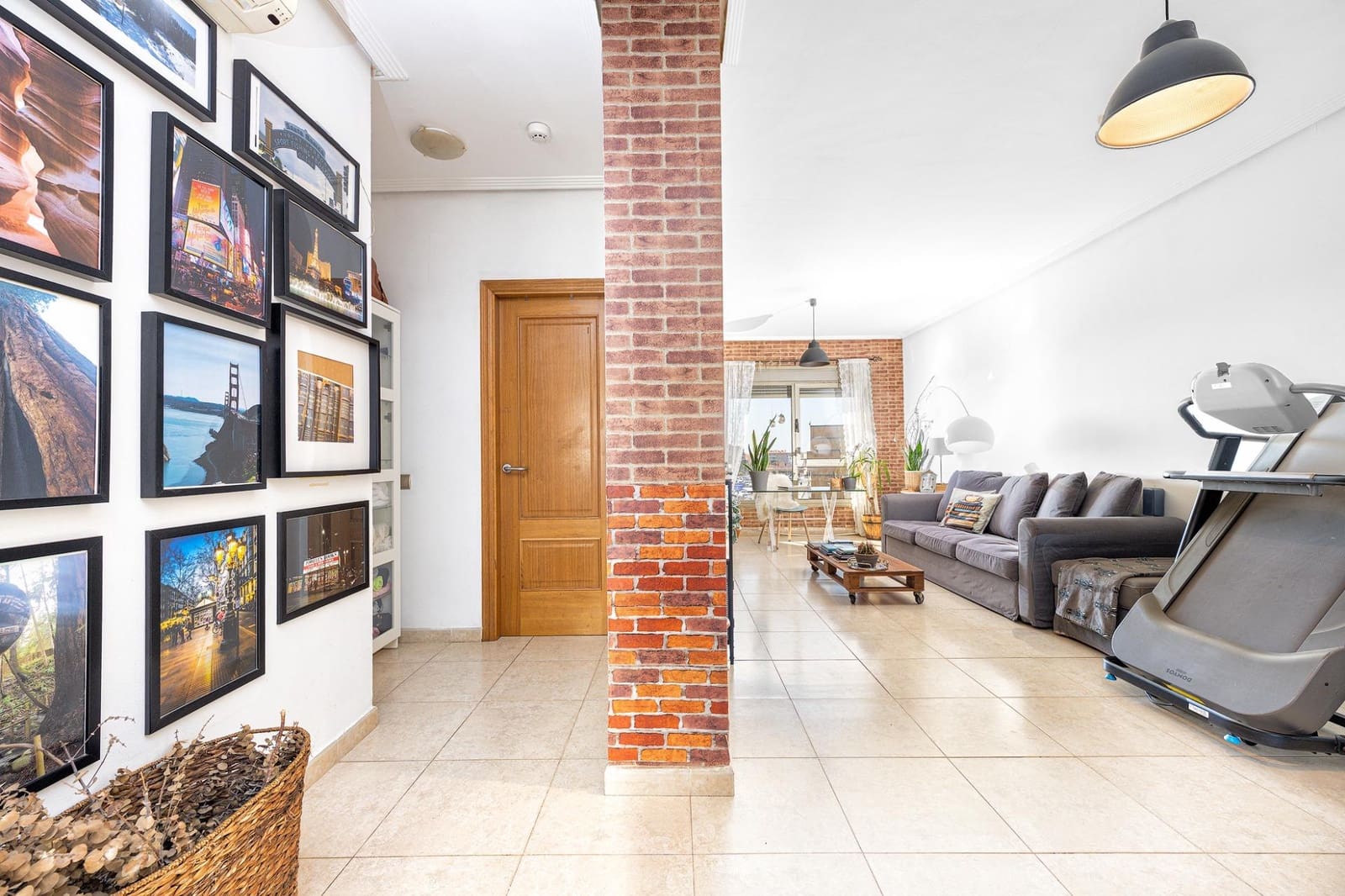 2 bedroom Flat for sale in Santa Lucia de Tirajana with garage - € 250,000 (Ref: 9437756)