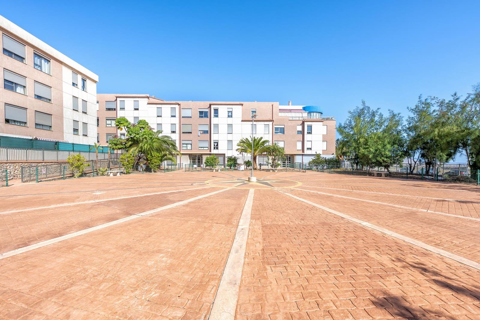 2 bedroom Flat for sale in Santa Lucia de Tirajana with garage - € 245,000 (Ref: 9437756)