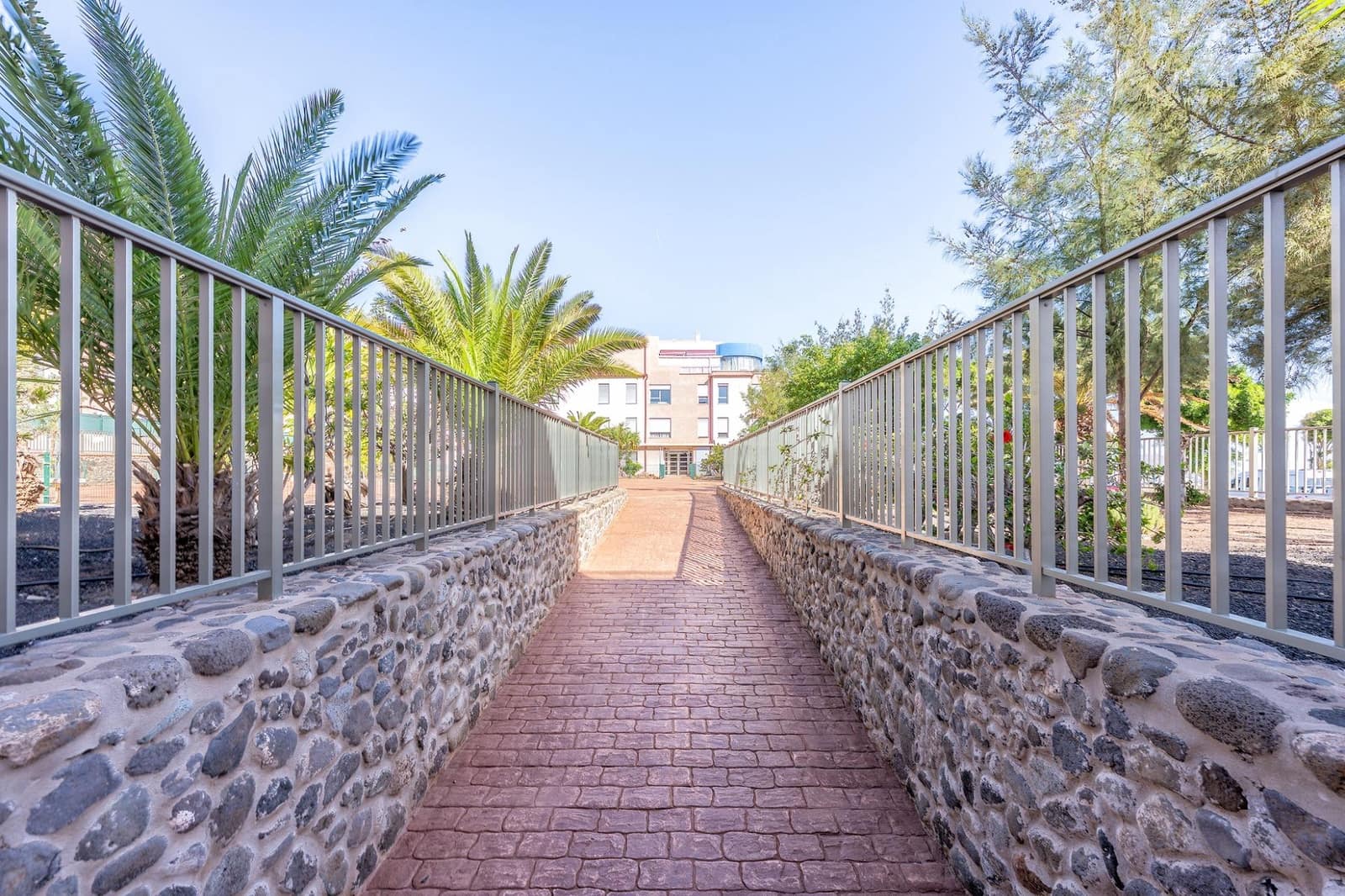 2 bedroom Flat for sale in Santa Lucia de Tirajana with garage - € 245,000 (Ref: 9437756)