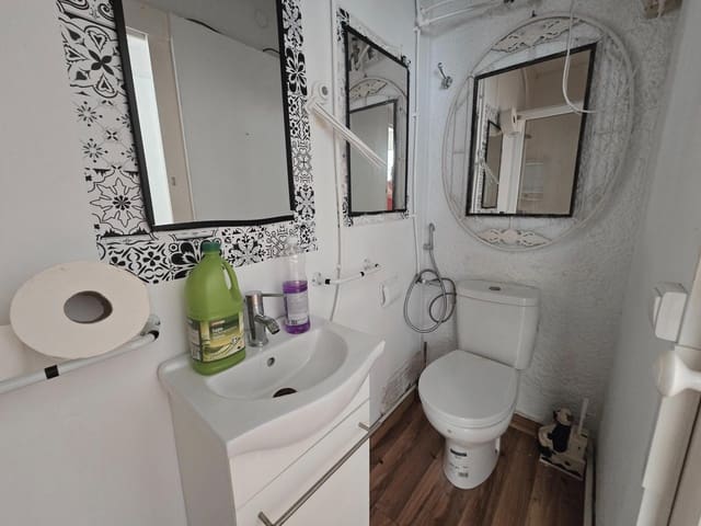 Local Comercial en Playa del Inglés, San Bartolomé de Tirajana en venta con piscina - 157.000 € (Ref: 9462056)