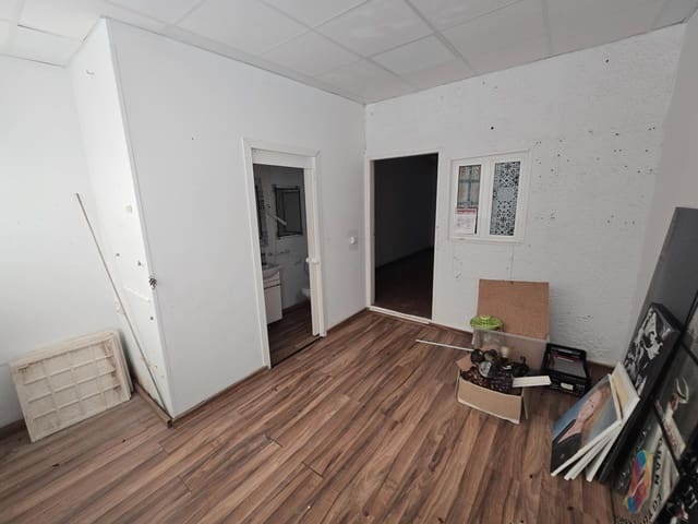 Local Comercial en Playa del Inglés, San Bartolomé de Tirajana en venta con piscina - 157.000 € (Ref: 9462056)