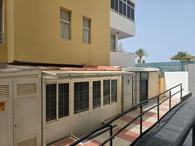 Local Comercial en Playa del Inglés, San Bartolomé de Tirajana en venta con piscina - 157.000 € (Ref: 9462056)