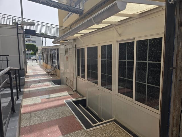 Local Comercial en Playa del Inglés, San Bartolomé de Tirajana en venta con piscina - 157.000 € (Ref: 9462056)