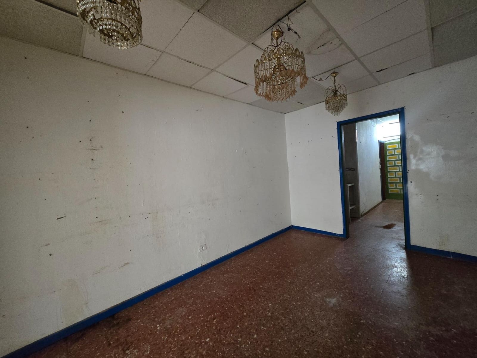 Kommersiell til salgs i Playa del Ingles med svømmebasseng - € 150 000 (Ref: 9462056)