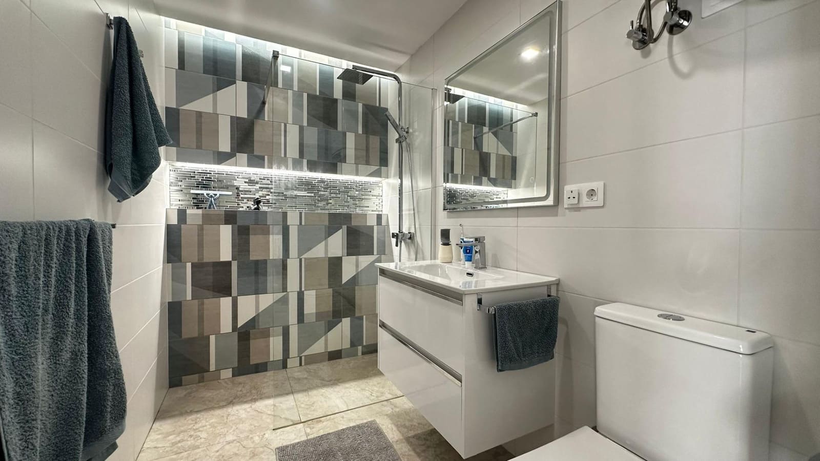 2 chambre Appartement à vendre à Playa del Ingles avec piscine - 349 000 € (Ref: 9470671)