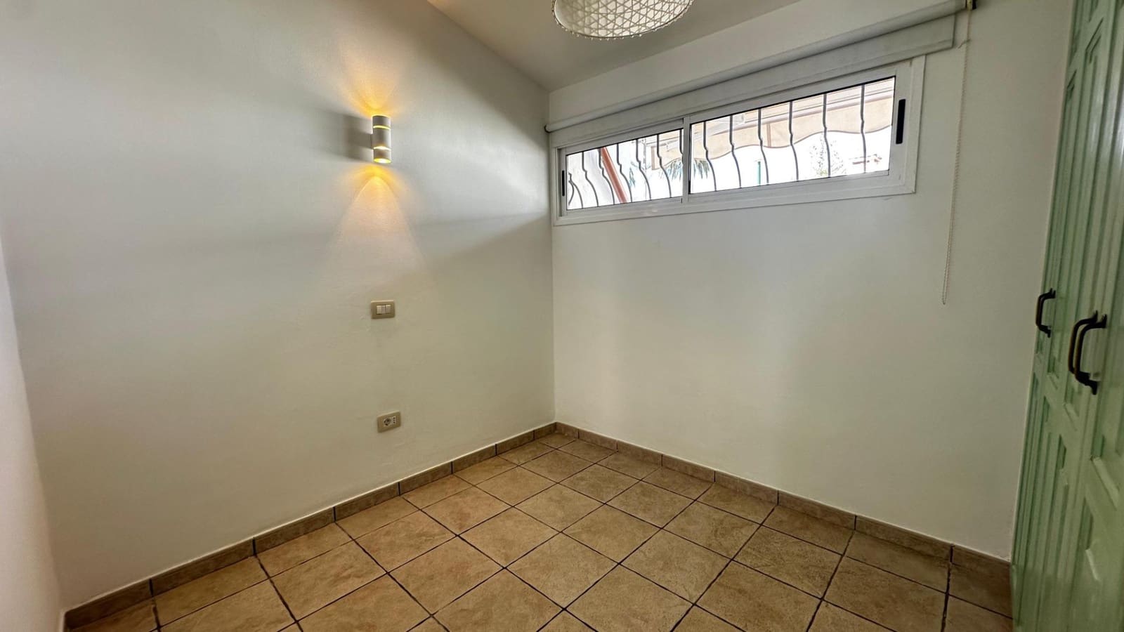 Bungalow de 2 habitaciones en Playa del Inglés en venta con piscina - 369.000 € (Ref: 9497161)