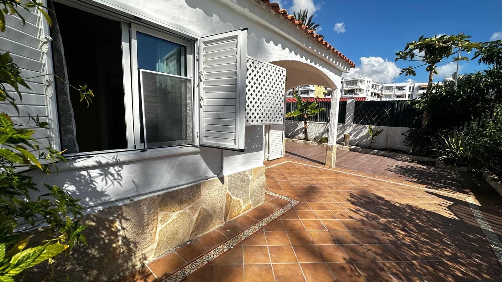 Bungalow de 2 habitaciones en Playa del Inglés en venta con piscina - 369.000 € (Ref: 9497161)