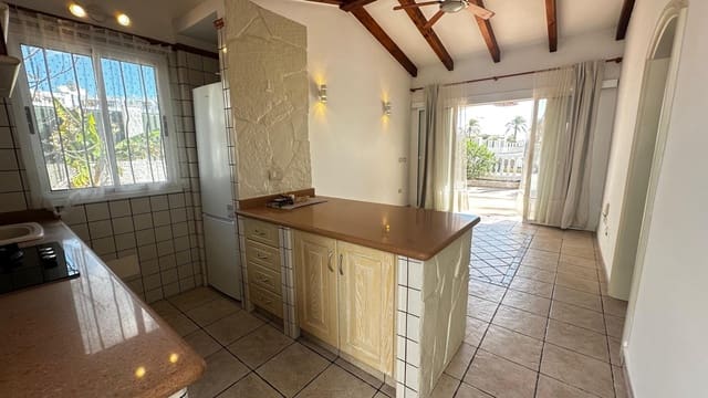 Bungalow de 2 habitaciones en Playa del Inglés, San Bartolomé de Tirajana en venta con piscina - 369.000 € (Ref: 9497161)