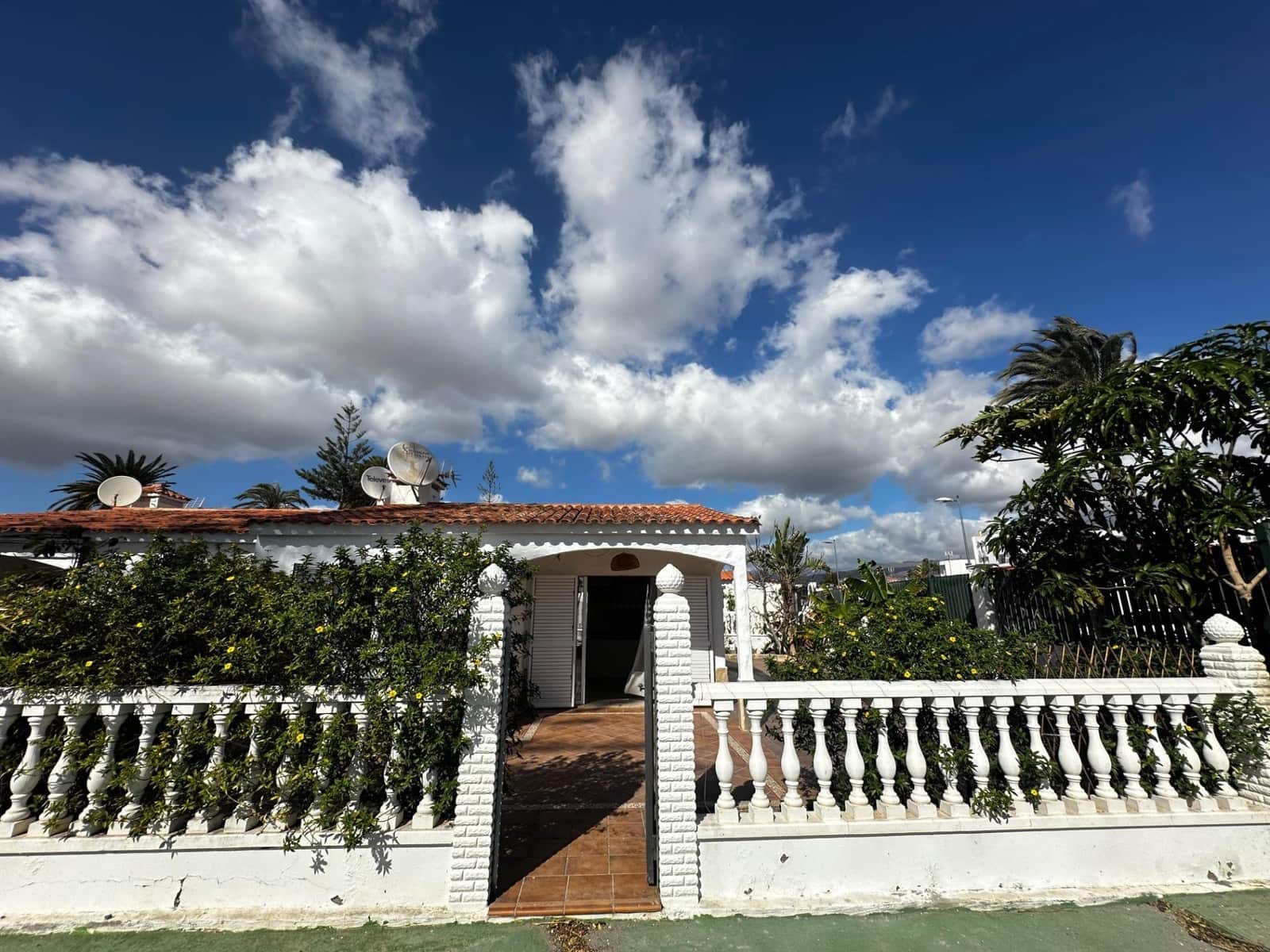 Bungalow de 2 habitaciones en Playa del Inglés en venta con piscina - 369.000 € (Ref: 9497161)