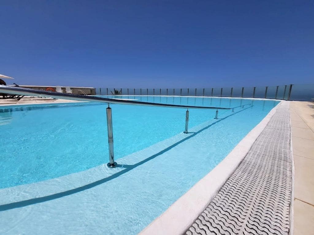 2 soverom Leilighet til leie i Amadores - € 2 000 (Ref: 9518879)