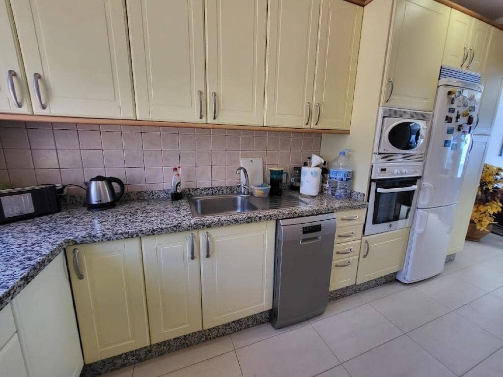 2 soverom Leilighet til leie i Amadores - € 2 000 (Ref: 9518879)