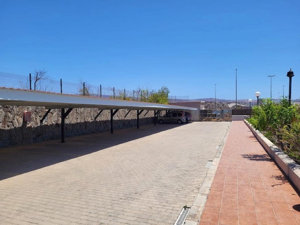 2 soverom Leilighet til leie i Amadores - € 2 000 (Ref: 9518879)