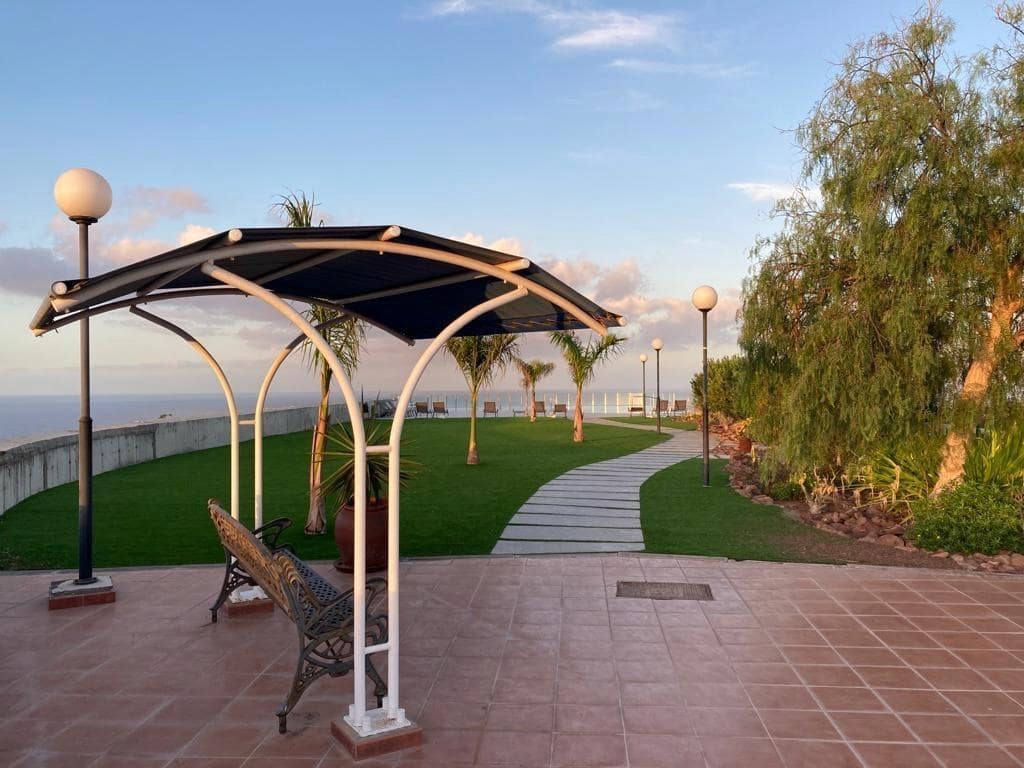 2 soverom Leilighet til leie i Amadores - € 2 000 (Ref: 9518879)