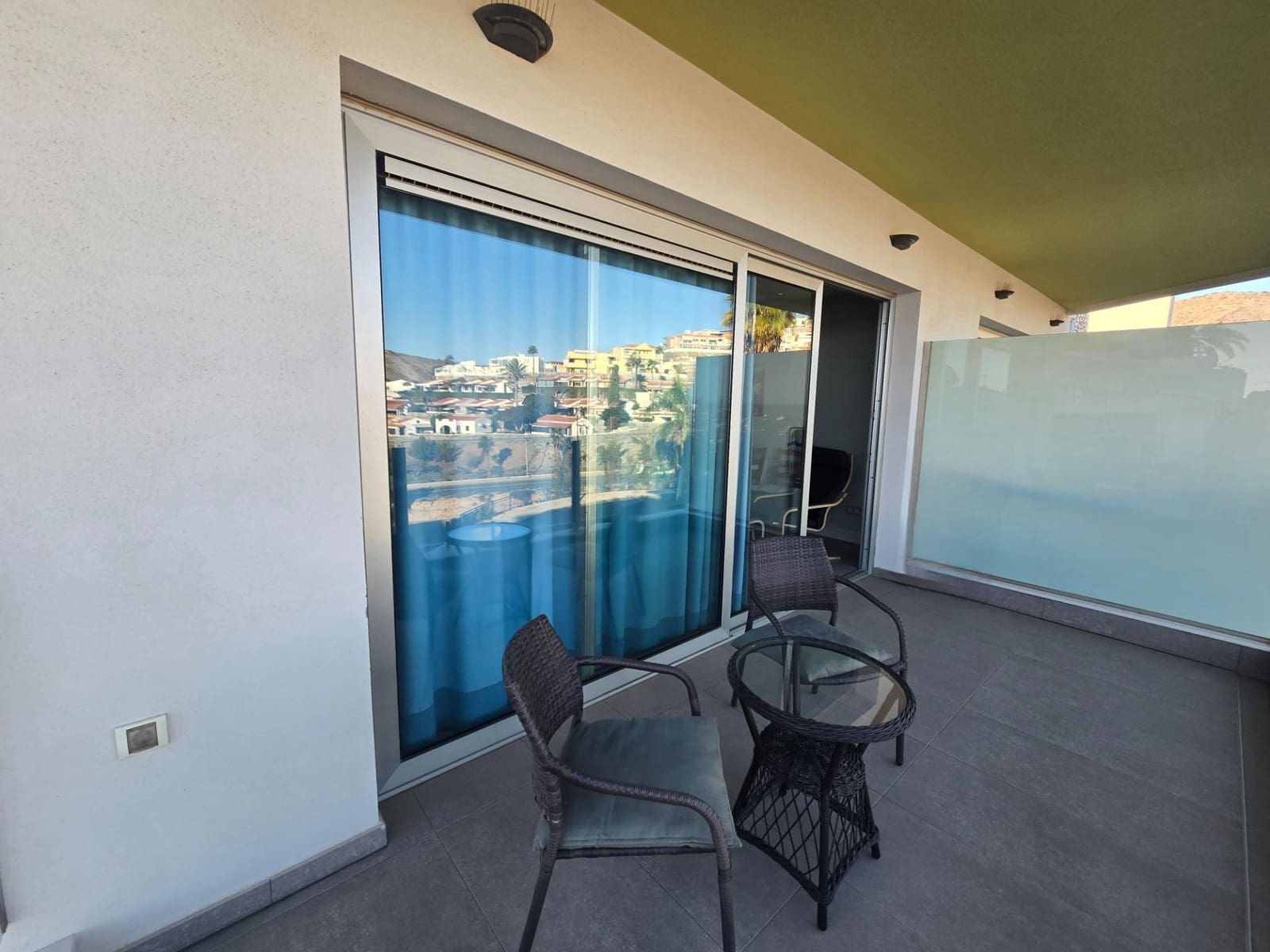 2 sypialnia Apartament do wynajęcia w Arguineguin z basenem - 1 500 € (Ref: 9527665)