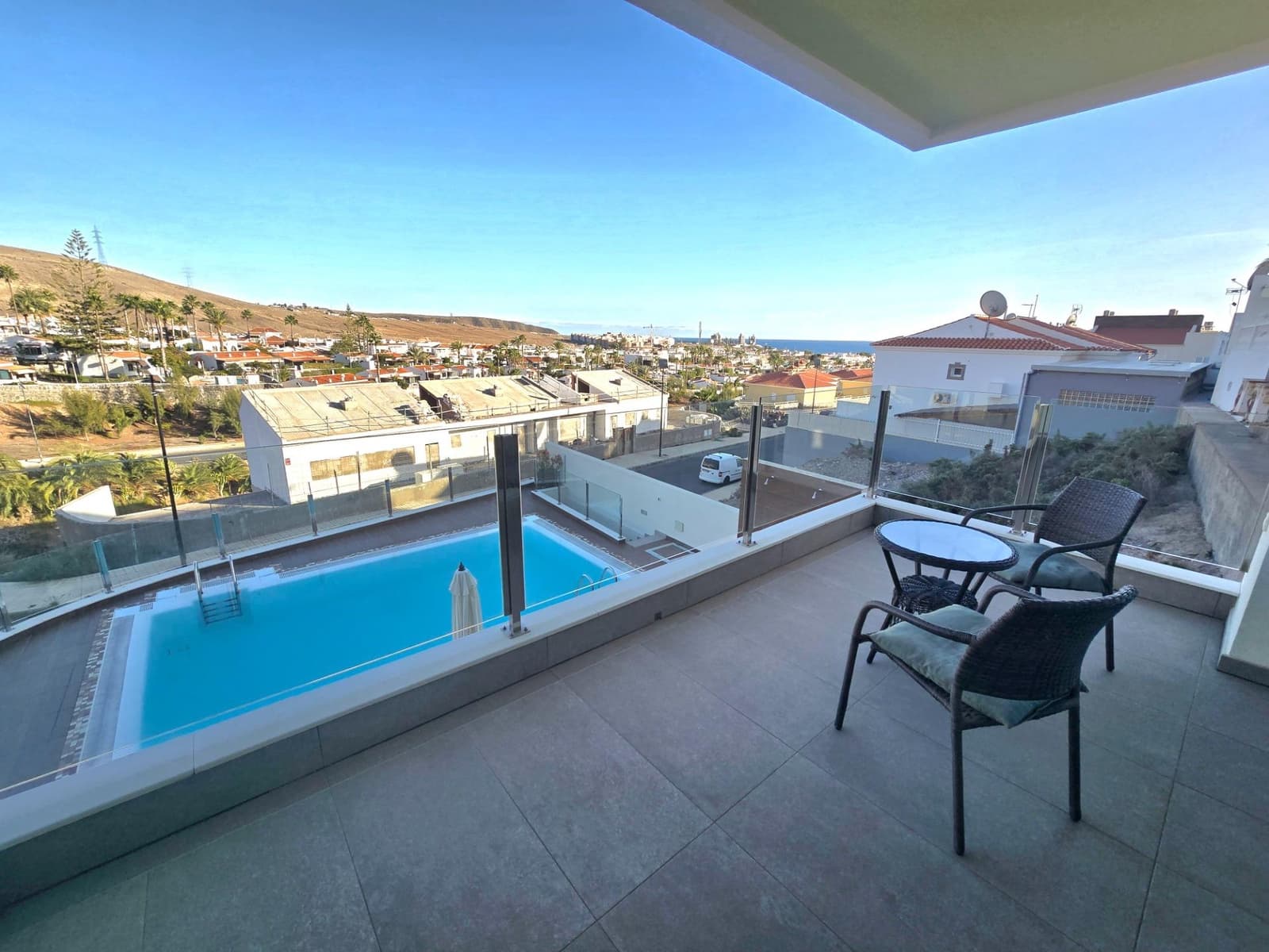 2 sypialnia Apartament do wynajęcia w Arguineguin z basenem - 1 500 € (Ref: 9527665)