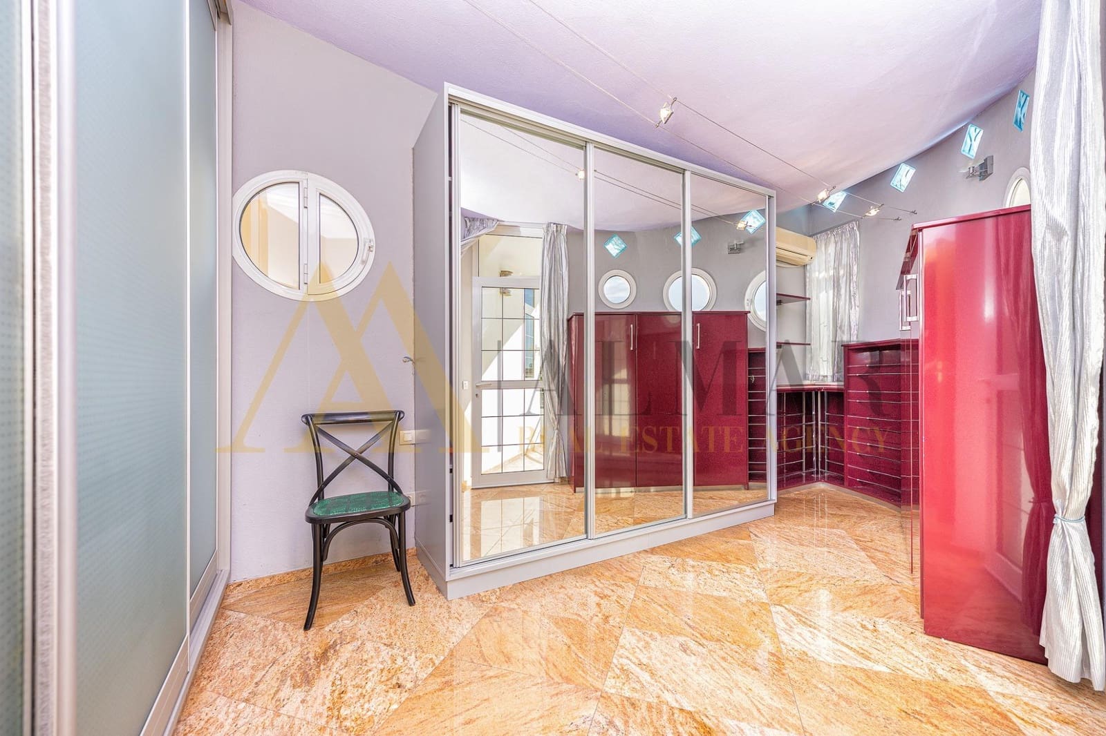 5 chambre Villa/Maison à vendre à San Bartolome de Tirajana avec piscine garage - 1 150 000 € (Ref: 9530493)