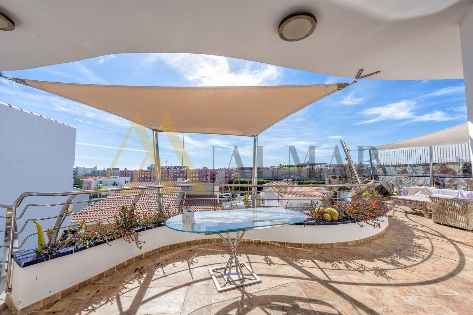 5 chambre Villa/Maison à vendre à San Bartolome de Tirajana avec piscine garage - 1 150 000 € (Ref: 9530493)