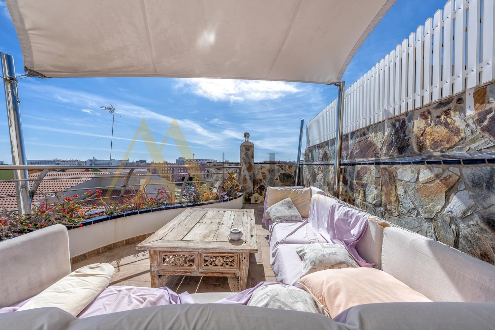 5 chambre Villa/Maison à vendre à San Bartolome de Tirajana avec piscine garage - 1 150 000 € (Ref: 9530493)