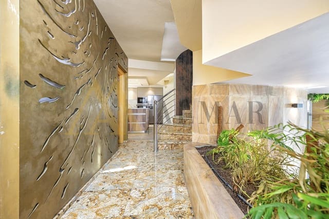 5 chambre Villa/Maison à vendre à San Bartolomé de Tirajana avec piscine garage - 1 150 000 € (Ref: 9530493)