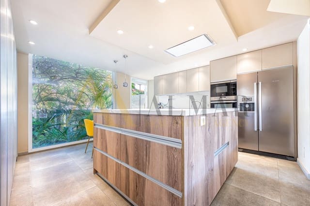 5 camera da letto Villa in vendita in San Bartolomé de Tirajana con piscina garage - 1.150.000 € (Rif: 9530493)