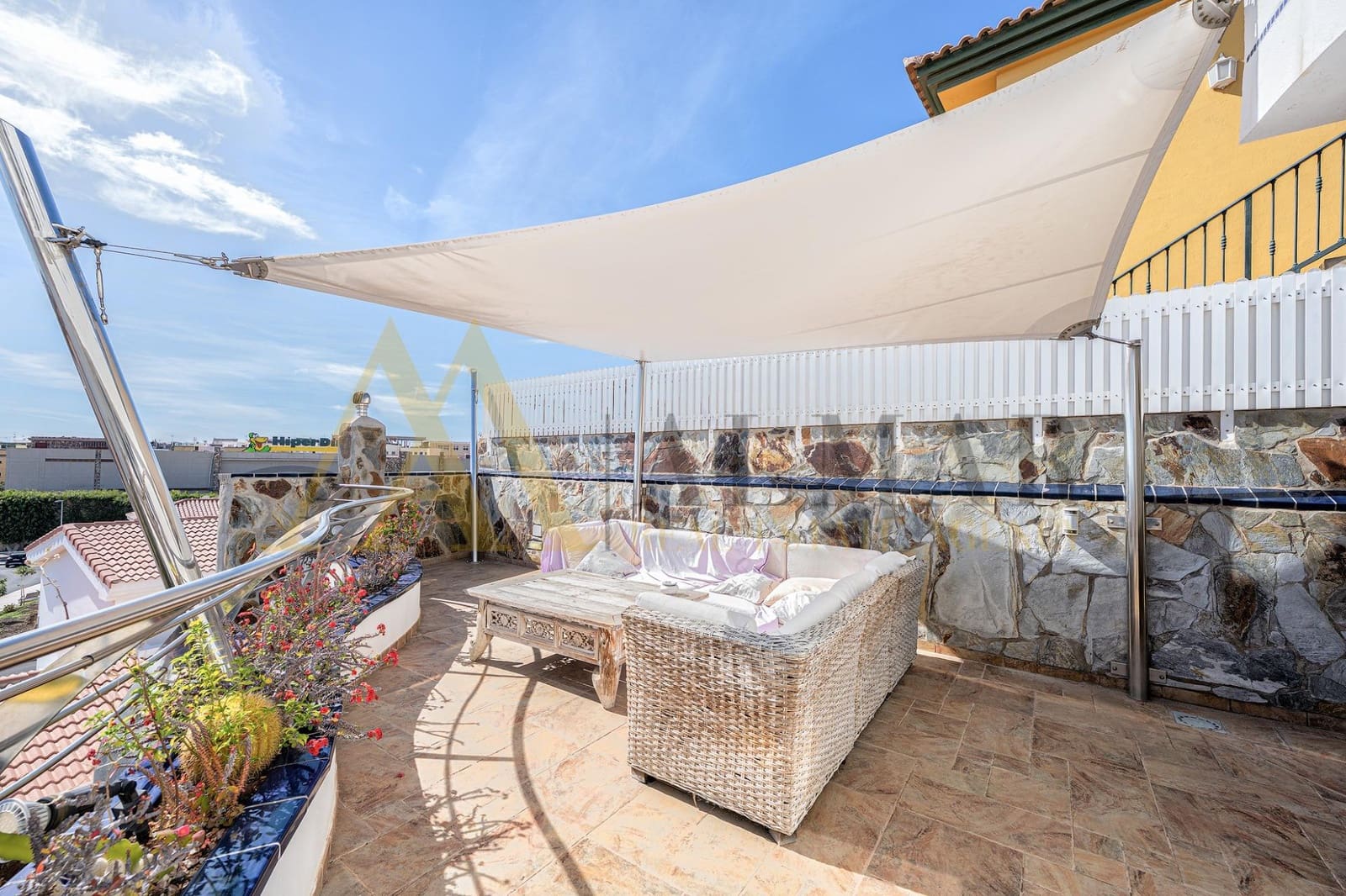 5 bedroom Villa for sale in San Bartolome de Tirajana with pool garage - € 1,150,000 (Ref: 9530493)