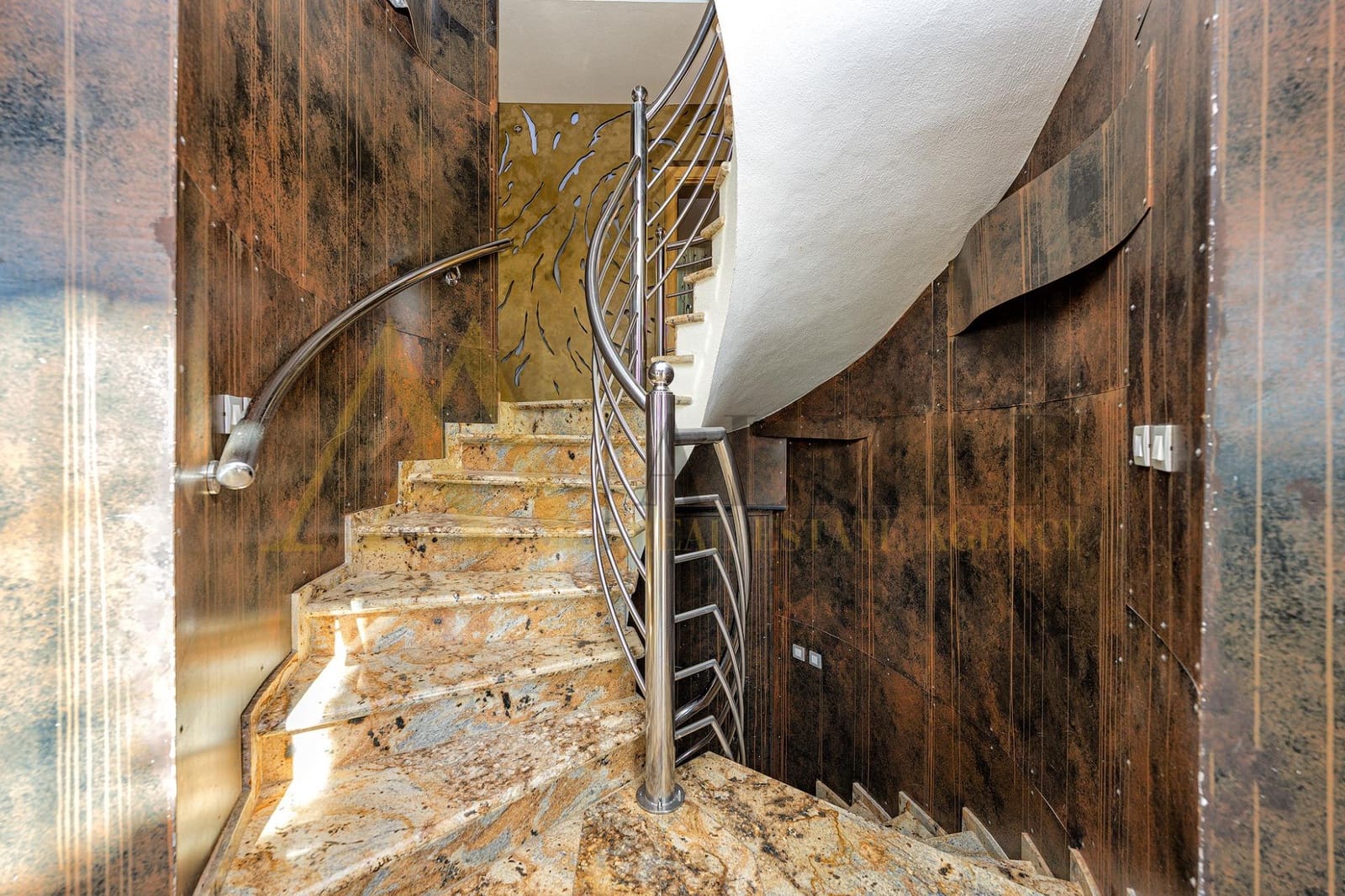 5 bedroom Villa for sale in San Bartolome de Tirajana with pool garage - € 1,150,000 (Ref: 9530493)