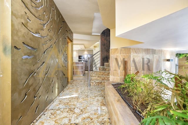 5 Zimmer Villa zu verkaufen in San Bartolomé de Tirajana mit Pool Garage - 980.000 € (Ref: 9530493)