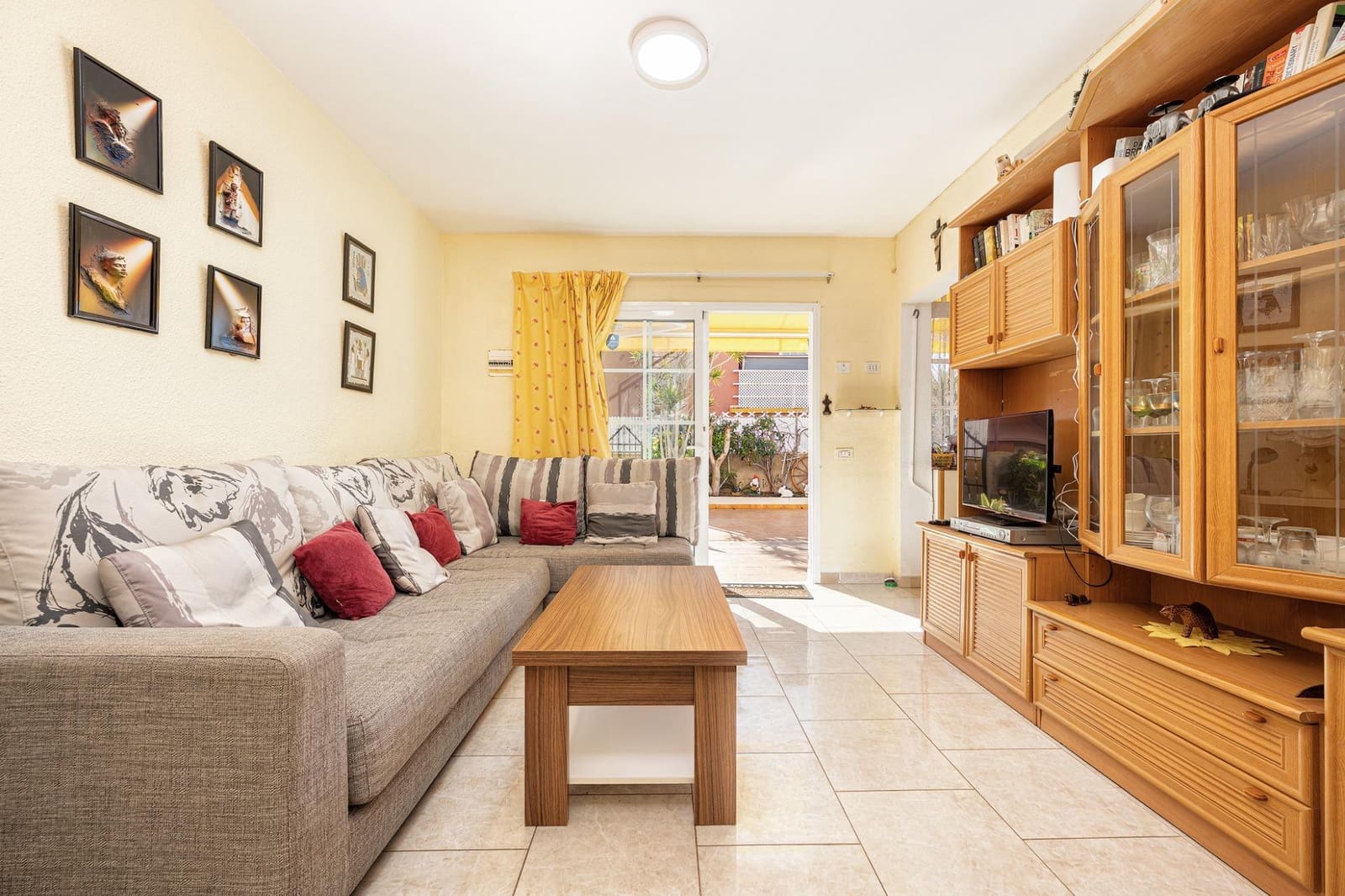 3 bedroom Apartment for sale in San Bartolome de Tirajana with pool - € 395,000 (Ref: 9582917)