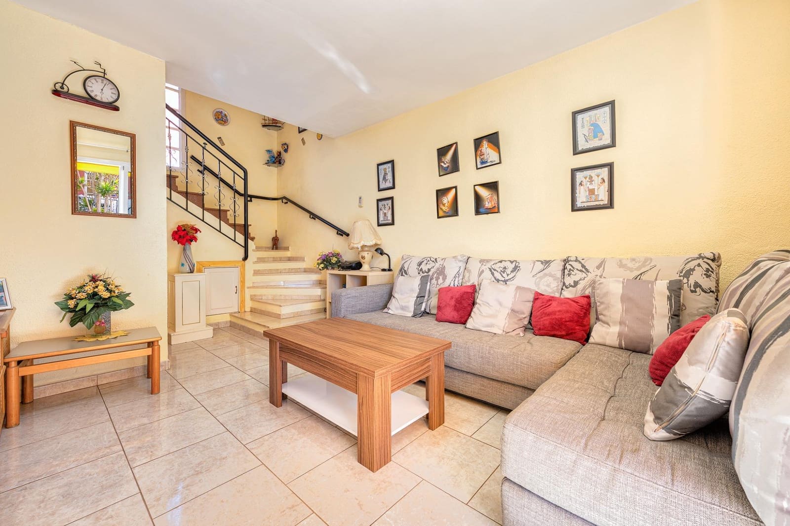 3 bedroom Apartment for sale in San Bartolome de Tirajana with pool - € 395,000 (Ref: 9582917)