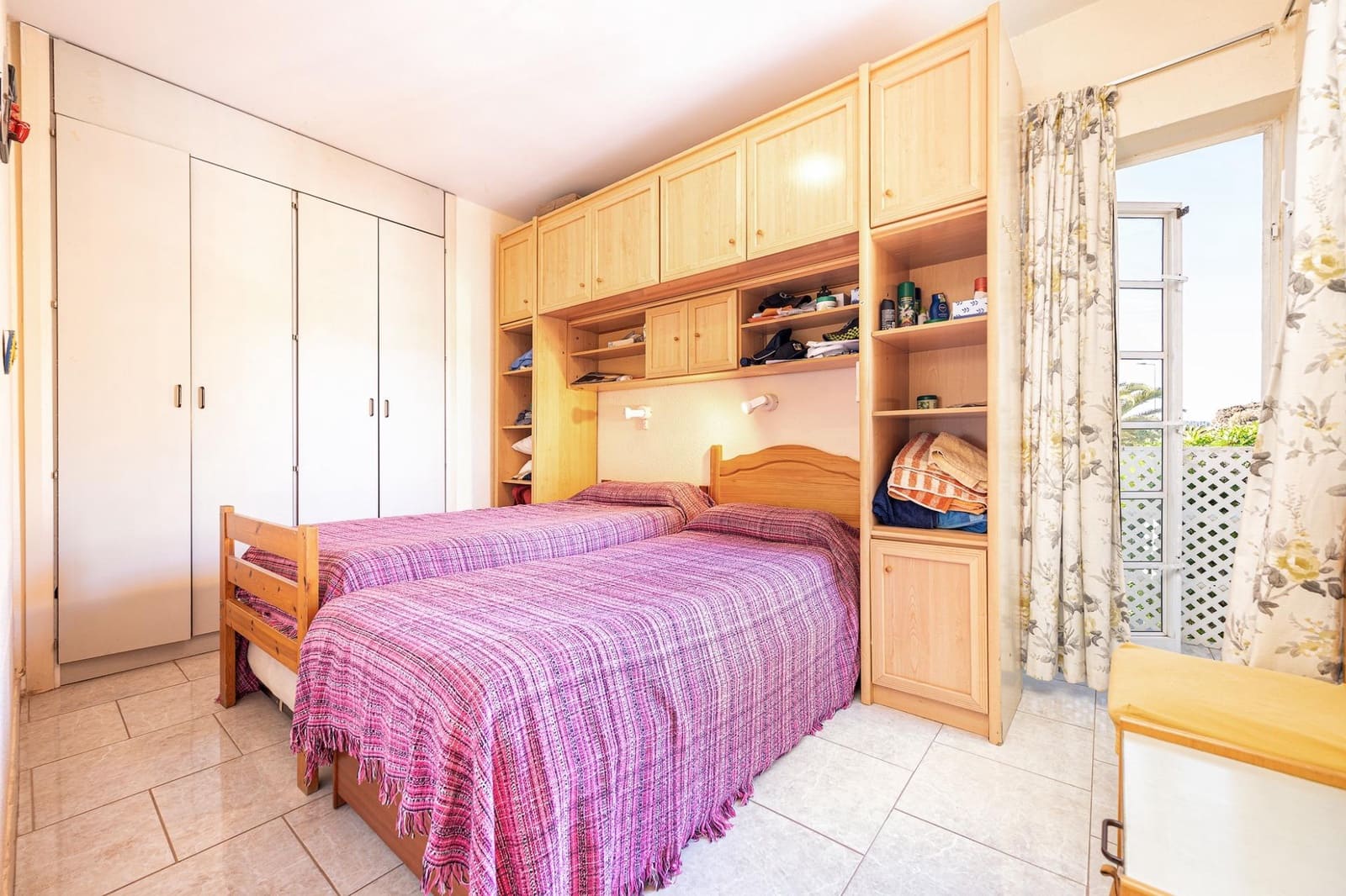 3 bedroom Apartment for sale in San Bartolome de Tirajana with pool - € 395,000 (Ref: 9582917)