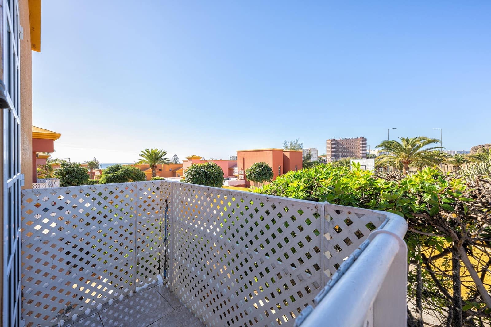 3 bedroom Apartment for sale in San Bartolome de Tirajana with pool - € 395,000 (Ref: 9582917)