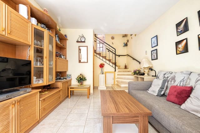 3 slaapkamer Appartement te koop in San Bartolomé de Tirajana met zwembad - € 395.000 (Ref: 9582917)