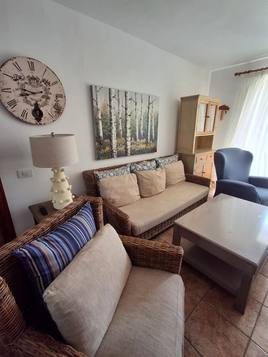 2 slaapkamer Appartement te huur in Playa del Ingles met zwembad garage - € 2.000 (Ref: 9608032)