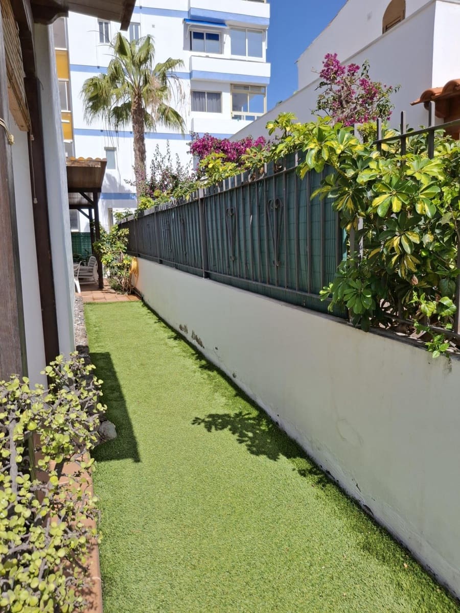 2 slaapkamer Appartement te huur in Playa del Ingles met zwembad garage - € 2.000 (Ref: 9608032)