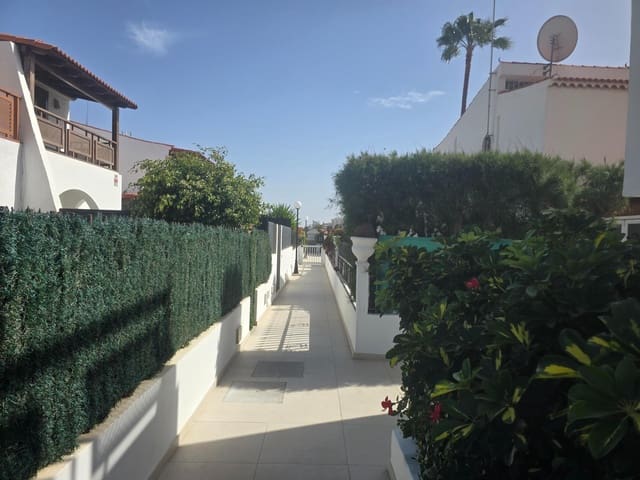 Appartement de 2 chambres à louer à Playa del Inglés, San Bartolomé de Tirajana avec piscine garage - 2 000 € (Ref: 9608032)