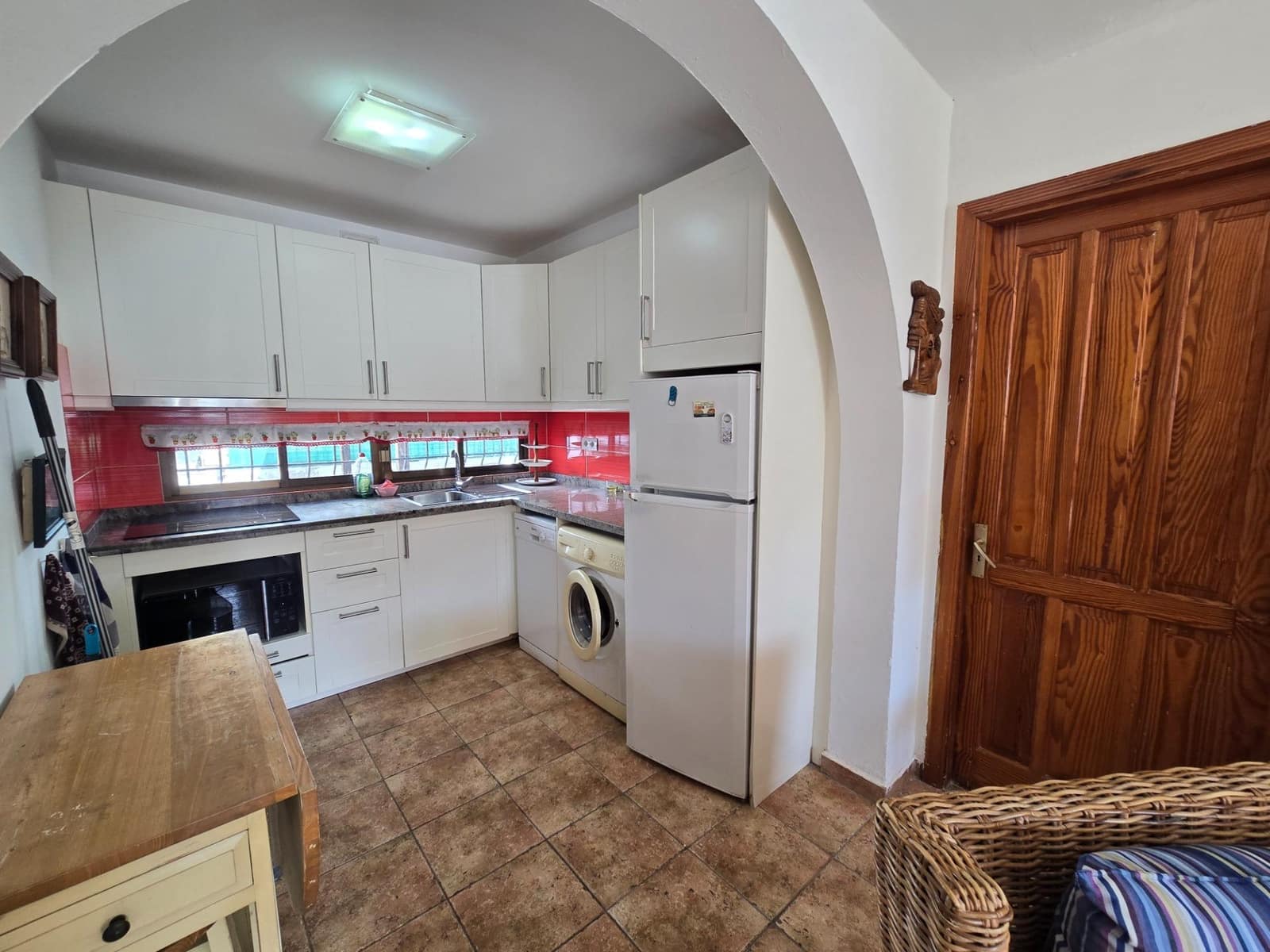 2 slaapkamer Appartement te huur in Playa del Ingles met zwembad garage - € 2.000 (Ref: 9608032)