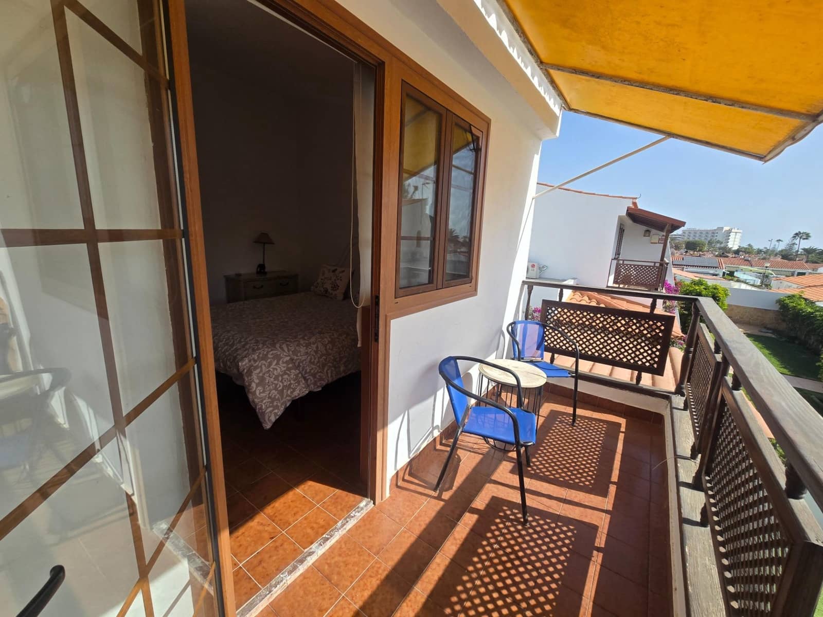 2 slaapkamer Appartement te huur in Playa del Ingles met zwembad garage - € 2.000 (Ref: 9608032)
