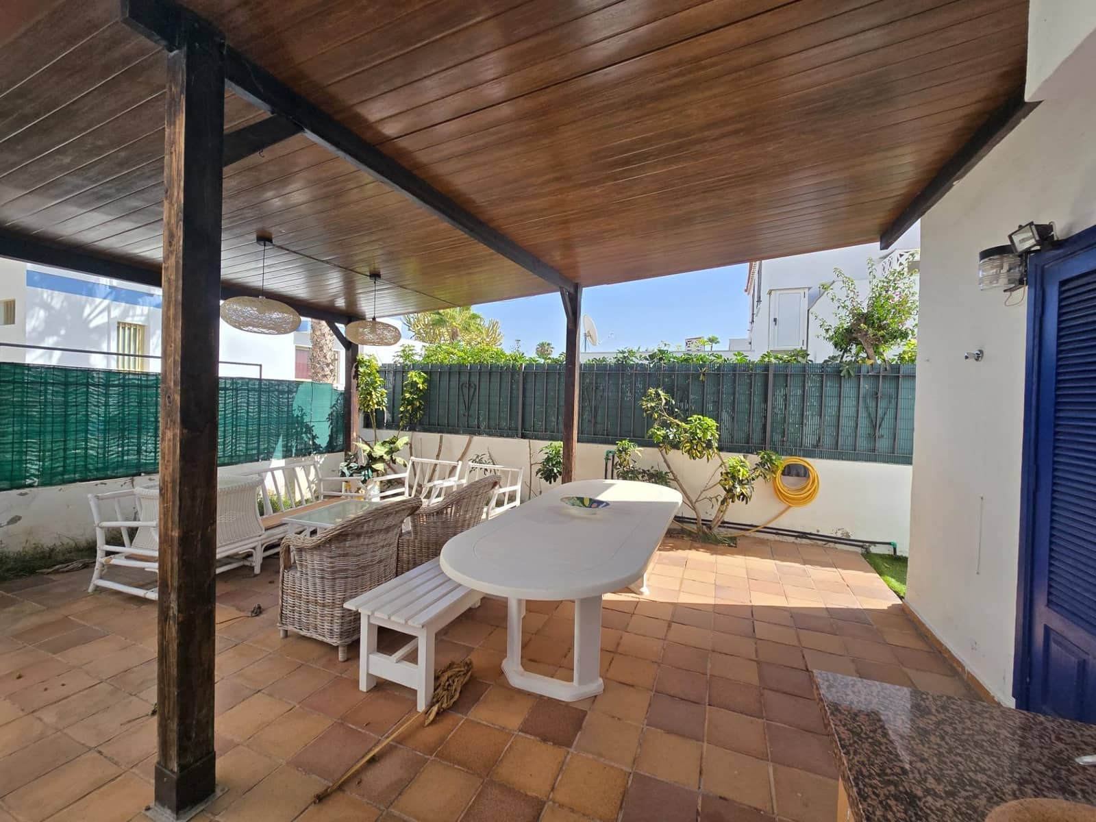 2 slaapkamer Appartement te huur in Playa del Ingles met zwembad garage - € 2.000 (Ref: 9608032)