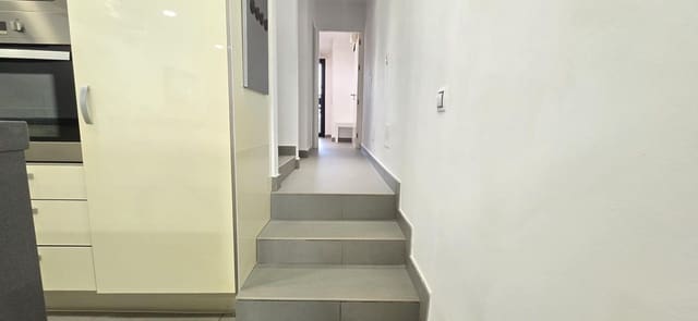 Apartamento de 3 habitaciones en San Agustín, San Bartolomé de Tirajana en alquiler con piscina - 3.200 € (Ref: 9611505)