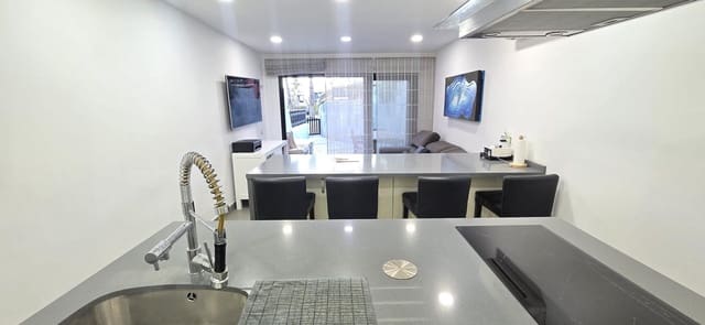 Apartamento de 3 habitaciones en San Agustín, San Bartolomé de Tirajana en alquiler con piscina - 3.200 € (Ref: 9611505)