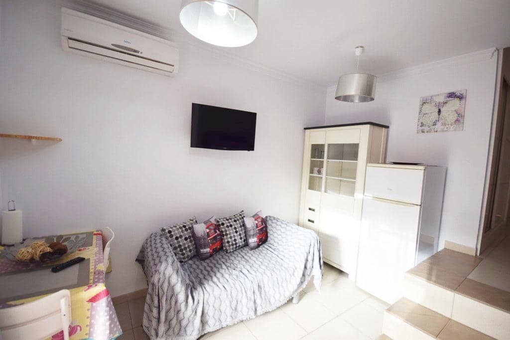 Yksiö vuokrattavana paikassa San Agustin - 900 € (Ref: 9619198)