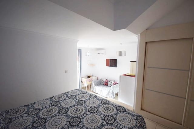 Yksiö vuokrattavana paikassa San Agustín, San Bartolomé de Tirajana - 900 € (Ref: 9619198)