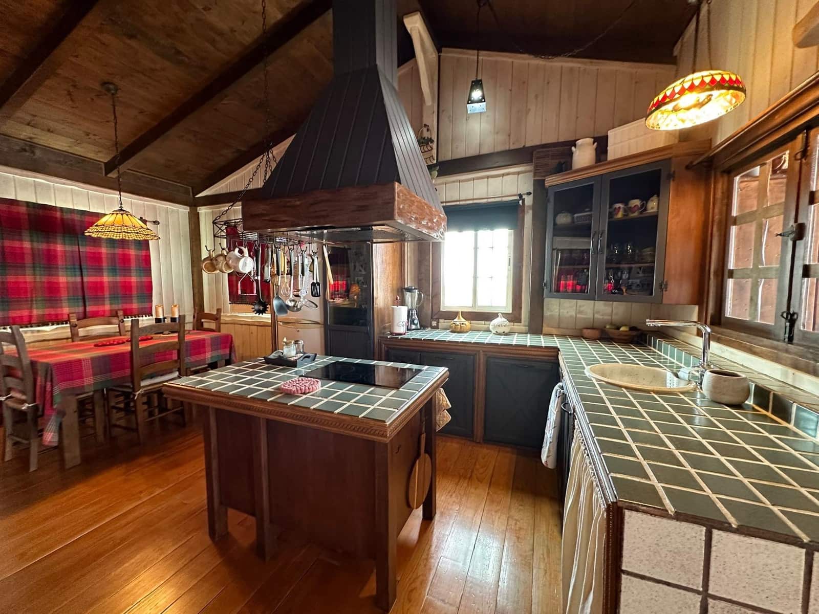 2 soverom Penthouse til leie i El Tablero - € 1 250 (Ref: 9651913)