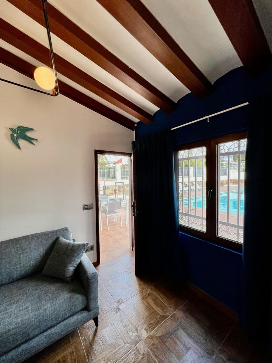 2 makuuhuone Rivitalo myytävänä paikassa Playa del Ingles mukana uima-altaan - 350 000 € (Ref: 9674177)