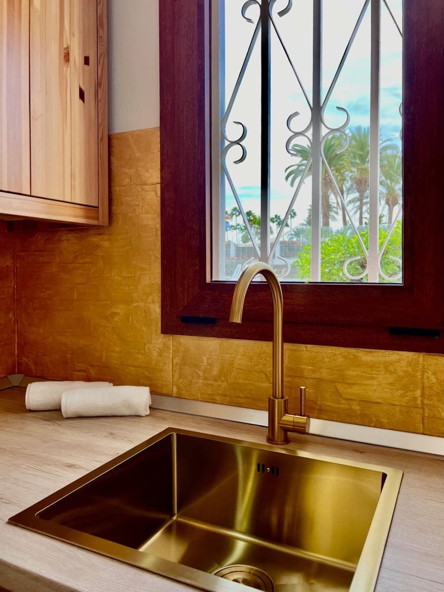 2 slaapkamer Rijtjeshuis te koop in Playa del Ingles met zwembad - € 350.000 (Ref: 9674178)