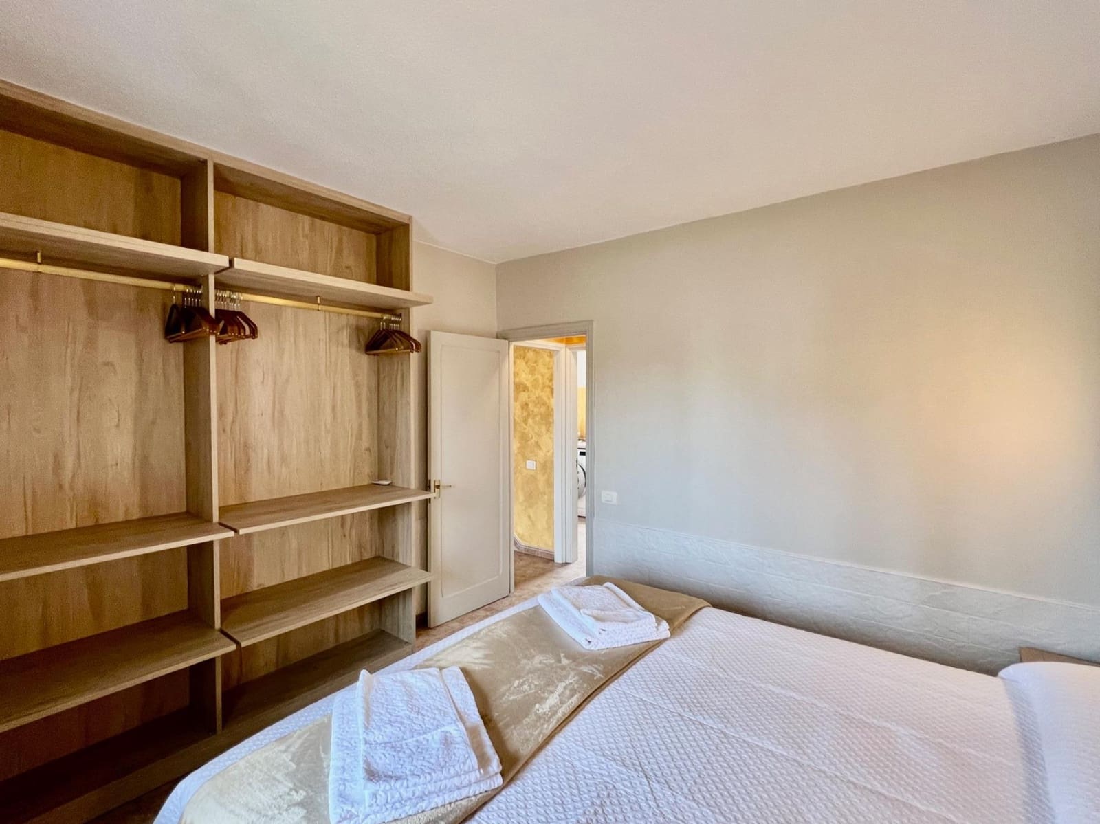 2 slaapkamer Rijtjeshuis te koop in Playa del Ingles met zwembad - € 350.000 (Ref: 9674178)