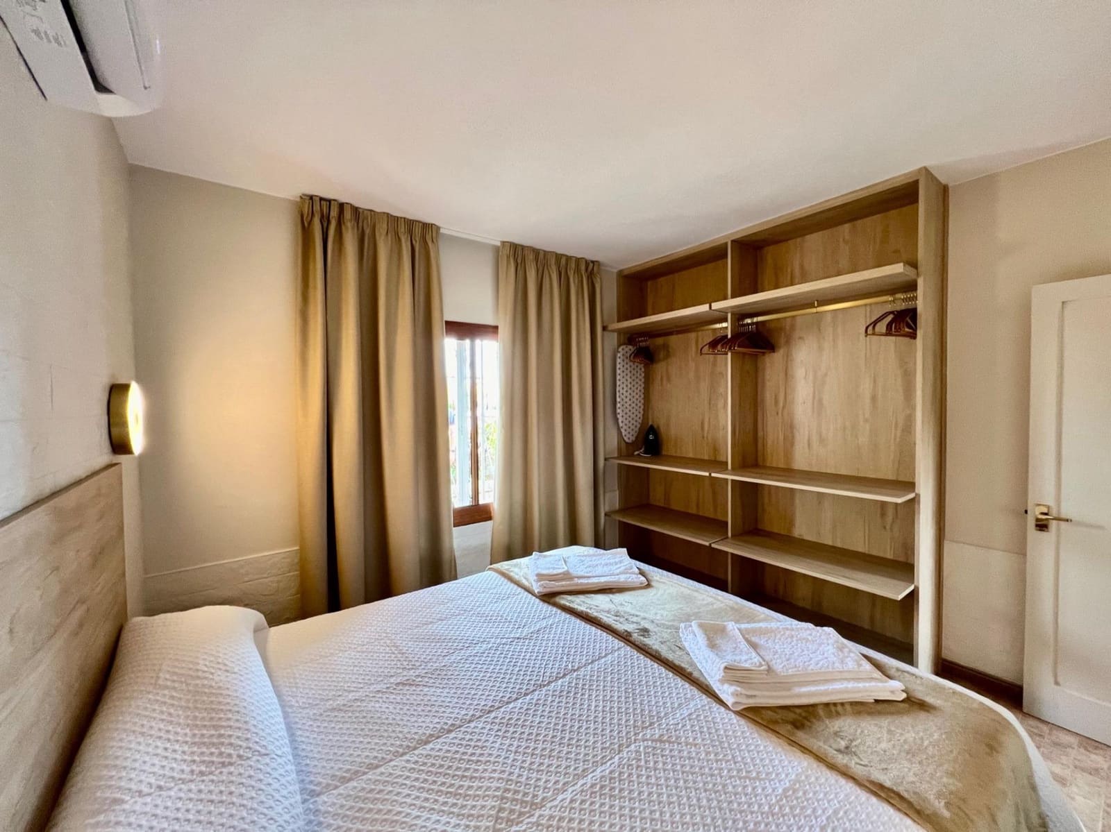 2 slaapkamer Rijtjeshuis te koop in Playa del Ingles met zwembad - € 350.000 (Ref: 9674178)